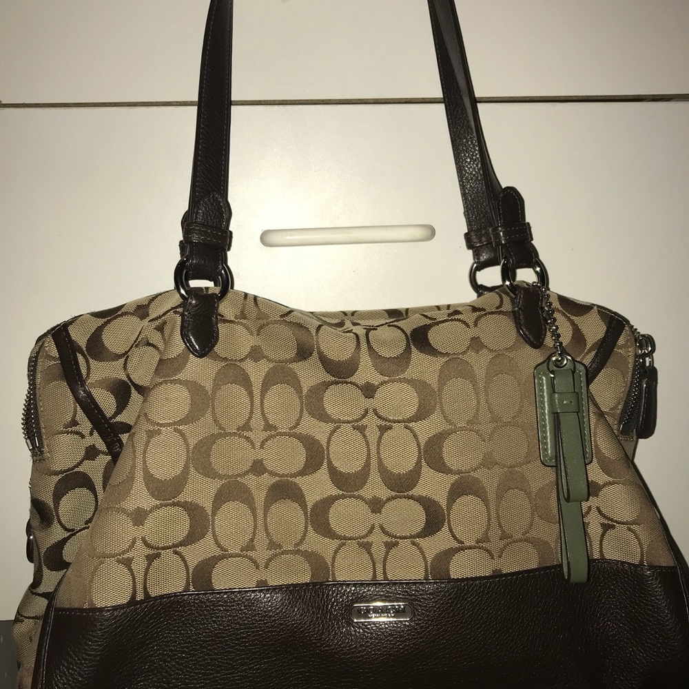 Coach 100% Authentic Shoulder Bag
